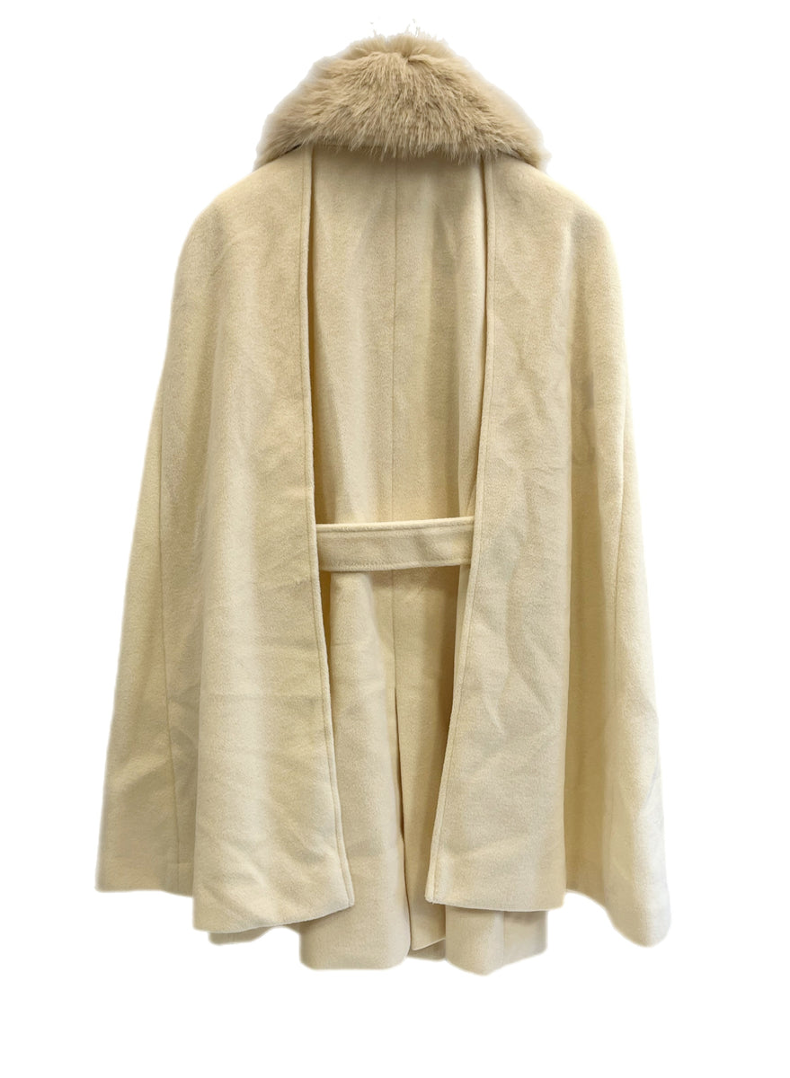 【るん】エイミーイストワール　22AW フェイクファーカラーマントコート EIMY ISTOIRE（エイミーイストワール）の「フェイクファーカラーマント