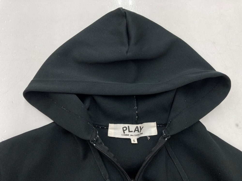 コムデギャルソン COMME des GARCONS プレイ PLAY ジップパーカー
