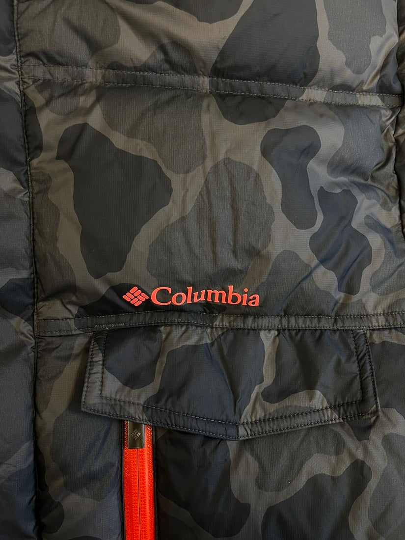 コロンビア Columbia 迷彩柄 カモフラ down parka ダウンパーカー 黒