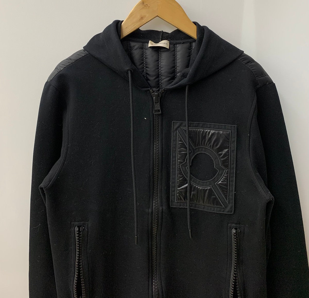 モンクレール MONCLER 19AW maglia cardigan ジップパーカー D209H8400500 809C1 ジャケット ロゴ  ブラック 5サイズ 201MT-2230 | 古着通販のドンドンサガール