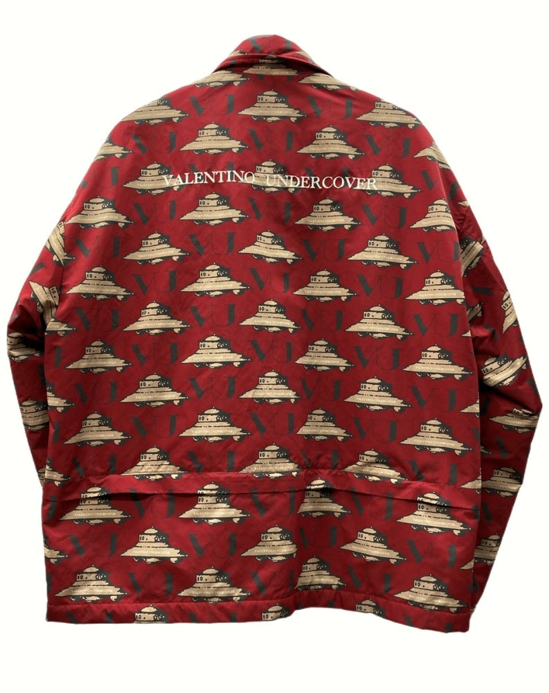 アンダーカバー UNDERCOVER ×VALENTINO バレンティノ 19AW UFO柄 コーチジャケット 裏起毛 中綿 RED 赤  UCX4204-2 SIZE2 ジャケット 総柄 レッド 104MT-773 | 古着通販のドンドンサガール