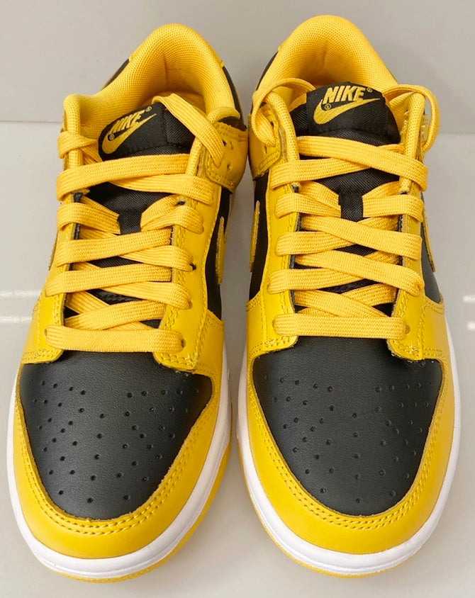 ナイキ NIKE DUNK LOW RETRO UNIVERSITY OF IOWA BLACK/GOLDENROD