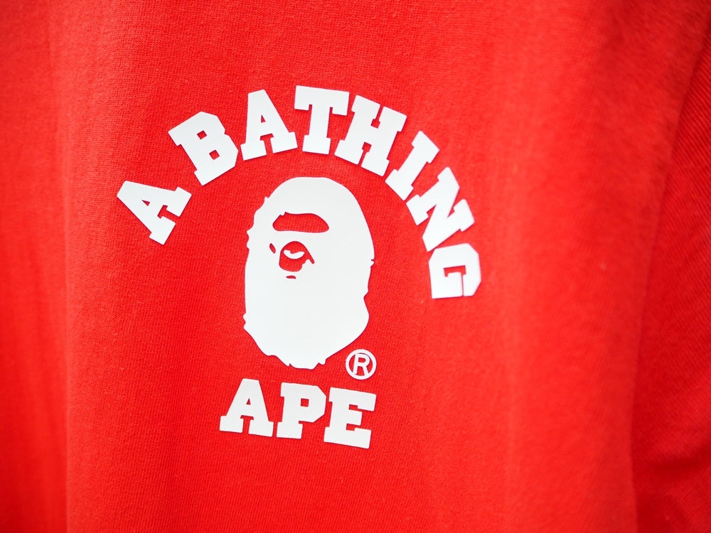 A BATHIBG APE パーカー ロゴ ワンポイント レッド Lサイズ-