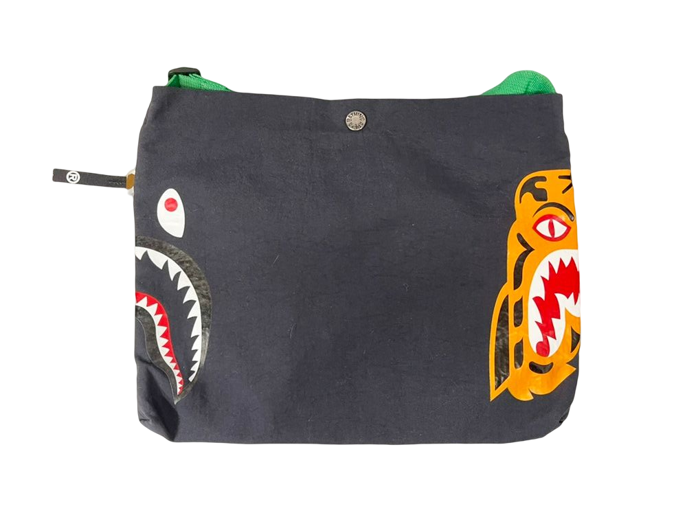 ア ベイシング エイプ A BATHING APE TIGER SHARK SACOCHE タイガー