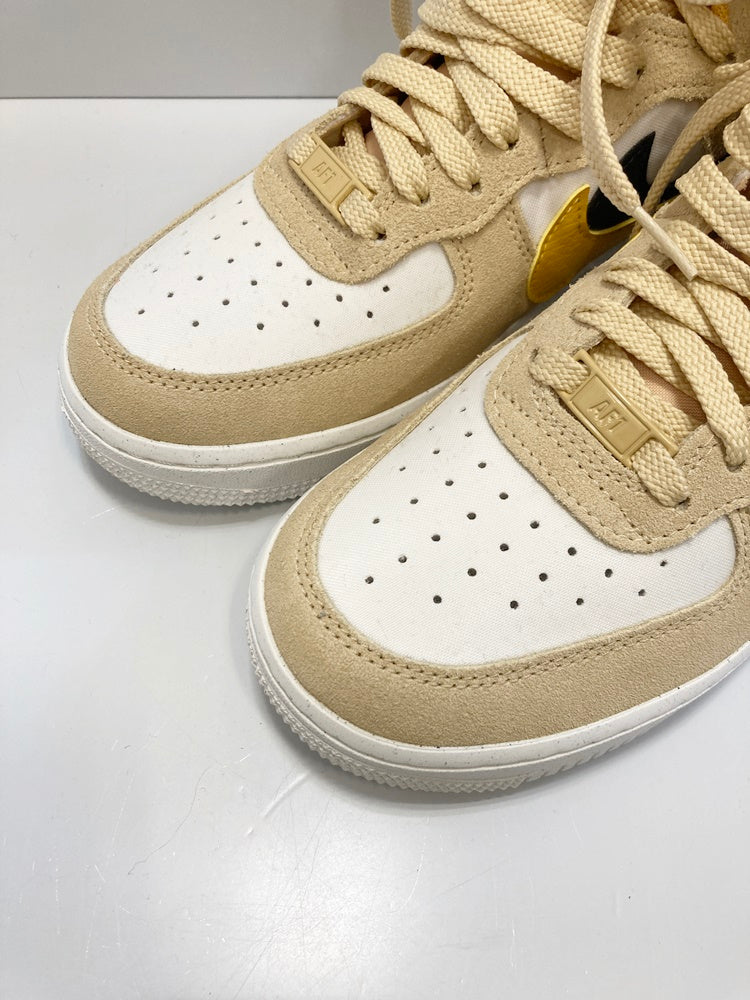 ナイキ NIKE WMNS Air Force 1 High 82 Sesame Yellow Ochre-Sail-Off Noir ナイキ  ウィメンズ エアフォース1 ハイ 82 セサミ イエロー オウカーセイル オフ ノアール DO9460-200 レディース靴 スニーカー ベージュ  24cm