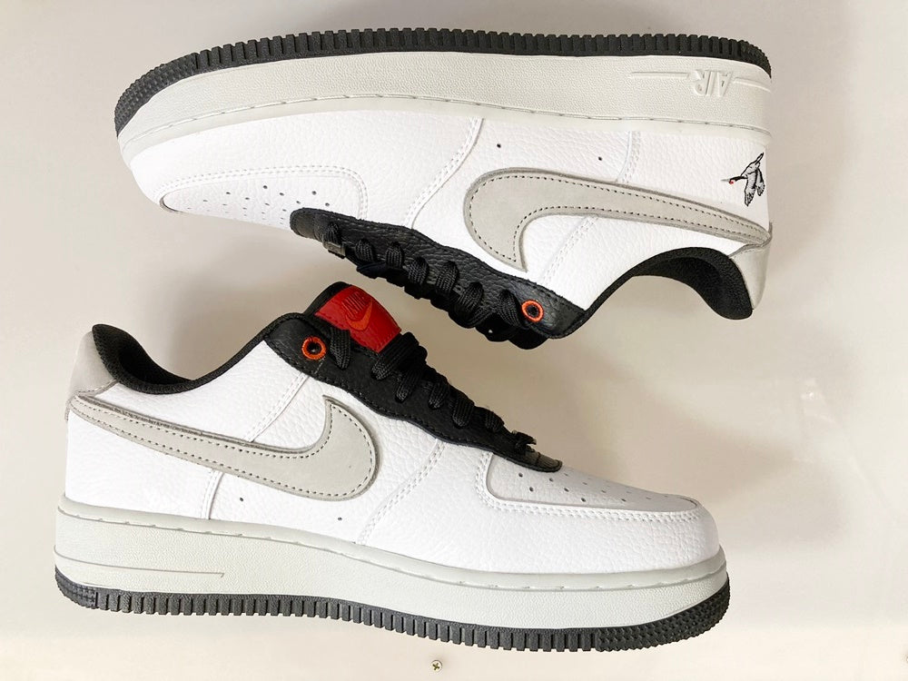 ナイキ NIKE AIR FORCE 1 07 LOW LX WHITE/PHOTON DUST-BLACK-CHILE