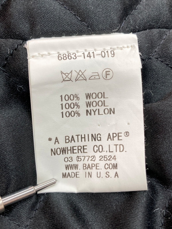 アベイシングエイプ A BATHING APE × EBBETS FIELD FLANNELS エベッツ フィールド フランネルズ ウール スタジャン 灰 6863-141-019 ジャケット 刺繍 グレー Mサイズ 104MT-2153