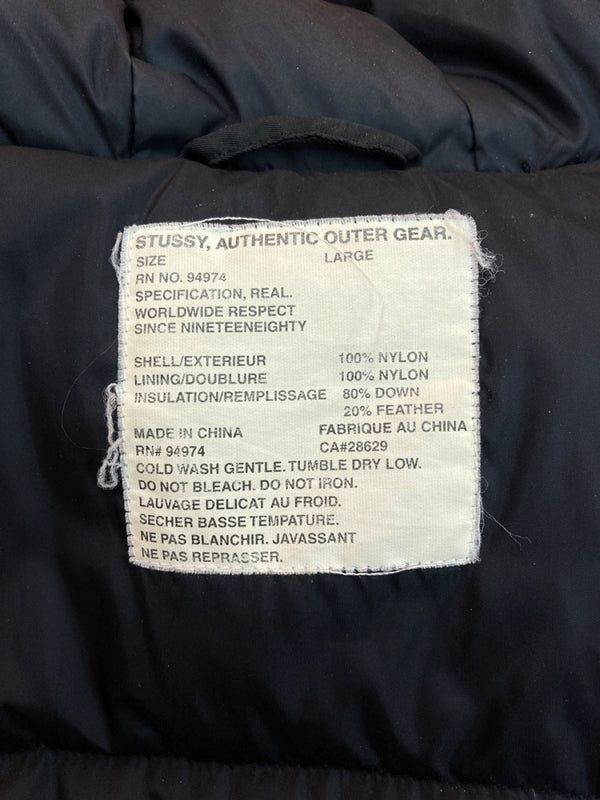 ステューシー STUSSY DOWN JACKET ダウン ジャケット N-3B フライト ニット切り替え ジップアップ ファー アウター 黒 ジャケット 総柄 ブラック Lサイズ 104MT-1653
