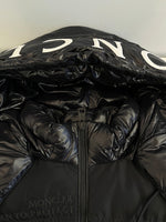 モンクレール MONCLER 22 MONCLER GENICHI GILET ロゴ ダウンベスト 2WAY フード着脱 黒 サイズ2 ベスト ブラック 101MT-5413