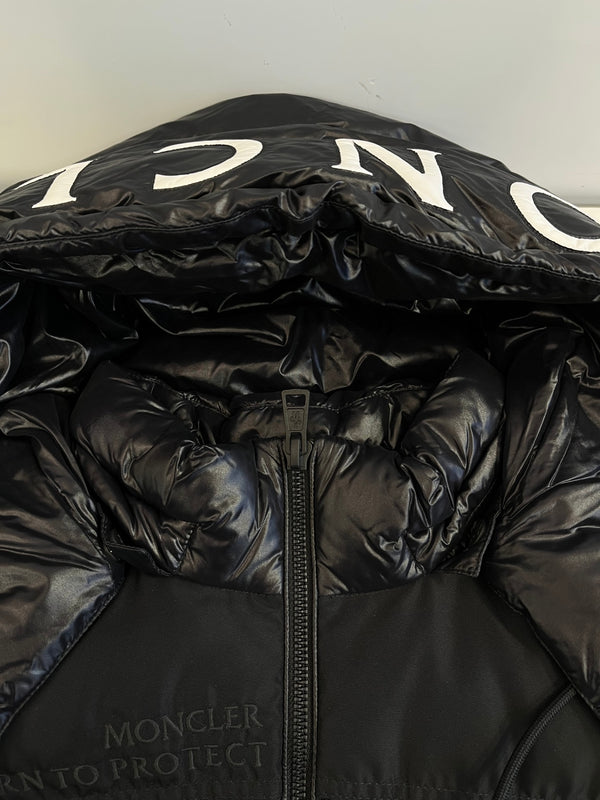 モンクレール MONCLER 22 MONCLER GENICHI GILET ロゴ ダウンベスト 2WAY フード着脱 黒 サイズ2 ベスト ブラック 101MT-5413