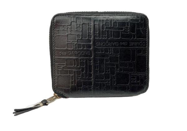 コムデギャルソン COMME des GARCONS Embossed Logo Zip Wallet エンボス ロゴ ジップ ウォレット 二つ折り カード コイン ケース 財布 黒 財布・ケース メンズ財布 ロゴ ブラック 104W-19