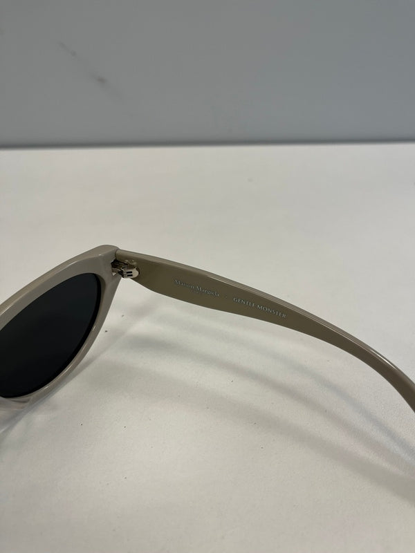 メゾン マルジェラ Maison Margiela ×GENTLE MONSTER ジェントルモンスター コラボモデル サングラス MM108-G10 眼鏡・サングラス サングラス ベージュ 101G-222