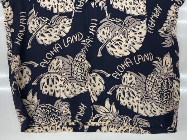 サンサーフ SUN SURF ALOHA SHIRT アロハ シャツ THE PINEAPPLE ISLAND ハワイアン オープンカラー ボタン 開襟 長袖 薄手 紺 SS23303 長袖シャツ 総柄 ネイビー Sサイズ 104MT-2325