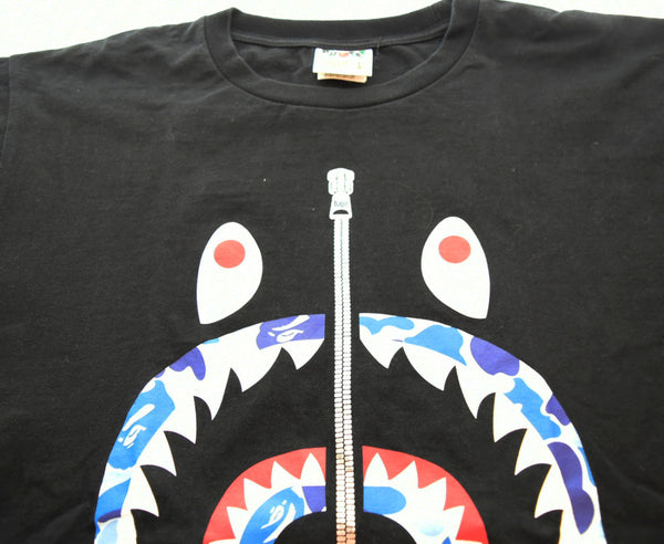 アベイシングエイプ A BATHING APE BAPE SHARK シャーク プリント 半袖Tシャツ 黒 001TEJ801013M Tシャツ ブラック Lサイズ 103MT-1592