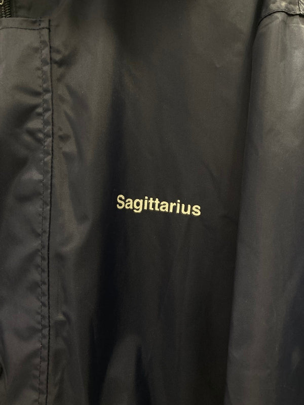 ヴェトモン VETEMENTS ETE2018 OUTERWEAR PRET-A-PORTER Sagittarius ロング丈 レインコート ナイロンジャケット 紺 WSS18JA29 ジャケット ネイビー 101MT-3063