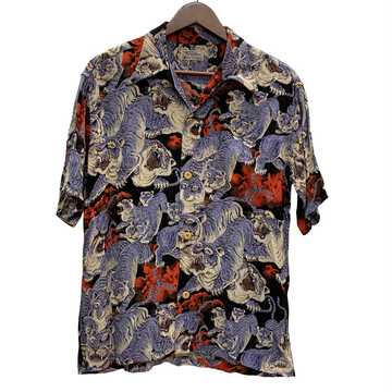 【曜日割引対象外】 サンサーフ SUN SURF 地獄の百虎 KALAKAUA レーヨン アロハシャツ SS34663 半袖シャツ マルチカラー Sサイズ 201MT-3839 VB