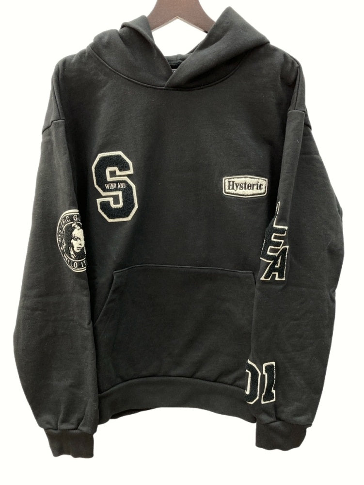 ウィンダンシー WIND AND SEA × ヒステリックグラマー HYSTERIC GLAMOUR VARSITY HOODIE フーディ ワッペン  刺繡 黒 WDS-C-HYS-23-AP-Q1-15 パーカ ロゴ ブラック Lサイズ 104MT-249 | 古着通販のドンドンサガール