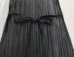 イッセイミヤケ ISSEY MIYAKE プリーツプリーズ PLEATS PLEASE ノースリーブ 膝丈 プリーツ加工 バックリボン ウエストマーク BLACK 黒 PP51-JH125 ワンピース 無地 ブラック サイズ5 104LT-106