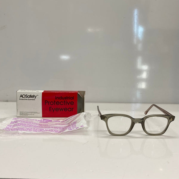 【曜日割引対象外】 【中古】アメリカンオプティカル AMERICAN OPTICAL FLEXI FIT 46 Gray Smoke AO Safety Z87 眼鏡・サングラス サングラス グレー 201goods-777 VB