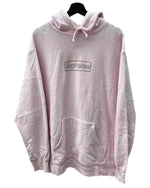 シュプリーム SUPREME × KAWS カウズ Chalk Logo Hooded チョーク ロゴ フーディー パーカー 桃色 パーカ ロゴ ピンク Lサイズ 104MT-1506