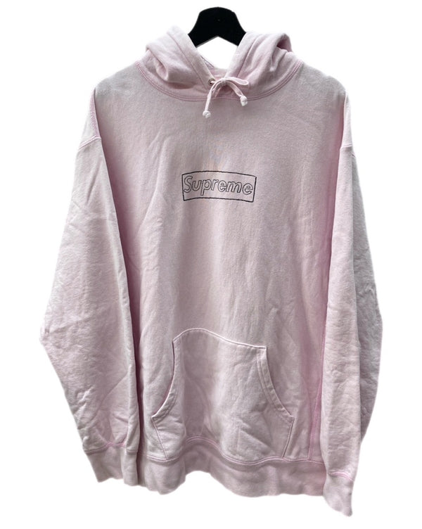 シュプリーム SUPREME × KAWS カウズ Chalk Logo Hooded チョーク ロゴ フーディー パーカー 桃色 パーカ ロゴ ピンク Lサイズ 104MT-1506