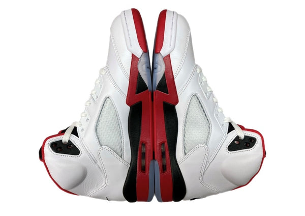 ナイキ NIKE 25年製 AIR JORDAN 5 FIRE RED BLACK TONGUE エア ジョーダン ファイヤー レッド ブラックタン AJ5 シューズ 白 赤 黒 HQ7978-101 メンズ靴 スニーカー ホワイト 27cm 104S-1026