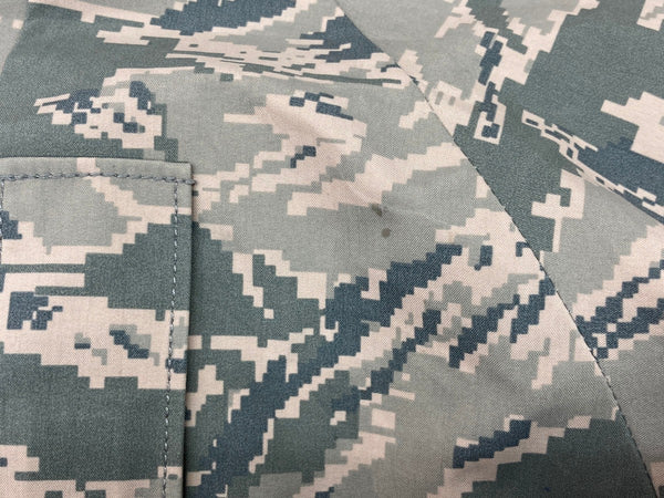 ミリタリー Military Item U.S.ARMY APECS GORE-TEX PARKA ゴアテックス デジタルカモ カモ柄 SMALL-REGULER ジャケット カモフラージュ・迷彩 カーキ 104MT-1043