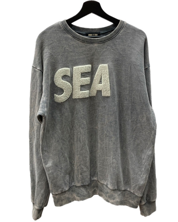 ウィンダンシー WIND AND SEA SEA CHENILLE EMB SULFUR CREW NECK  スウェット トレーナー ウォッシュ加工 灰色 WDS-O-SIG-24-Q2-CS-01 スウェット 刺繍 グレー Lサイズ 104MT-1569