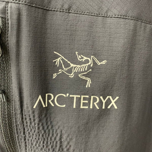 アークテリクス ARC'TERYX SQUAMISH HOODY 25172-121320 ジャケット ブラック Mサイズ 201MT-4262