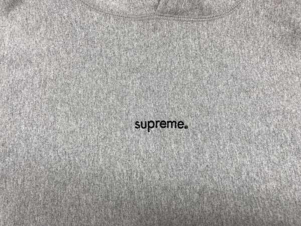 シュプリーム SUPREME 18AW Trademark Hooded Sweatshirt トレードマーク フーデッド スウェットシャツ フーディ プルオーバー ロゴ 刺繍 カナダ製 GRAY 灰色 パーカ ワンポイント グレー Mサイズ 104MT-1945