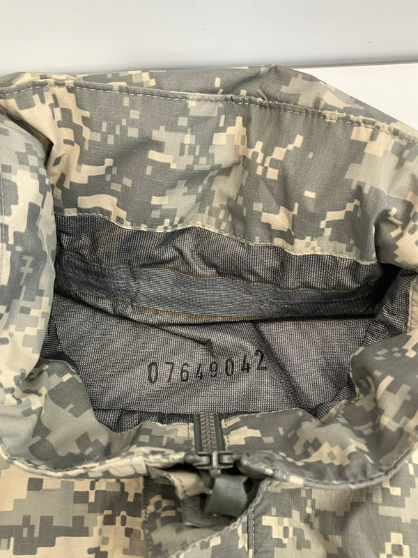ミリタリー military US ARMY ECWCS LEVEL6 GEN3 デジカモ ACU ゴアテックスパーカー GORE-TEX 迷彩 ミリタリー ジャケット UCP デジカモ 米軍 ソフトシェル ジャケット  SMALL-REGULAR ジャケット カーキ Sサイズ 101MT-4911