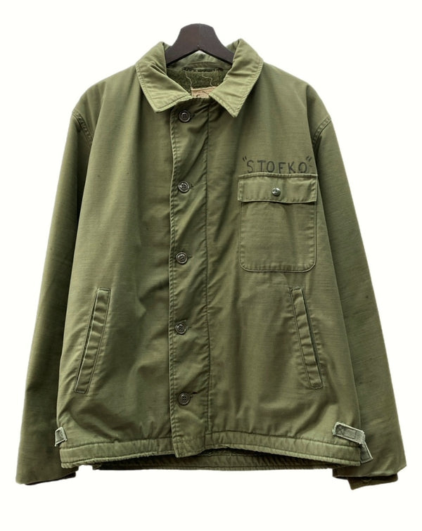 ミリタリー Military Item A-2 DECK JACKET デッキ ジャケット US ARMY アーミー アウター ヴィンテージ ミリタリー 42-44 緑 ジャケット ロゴ カーキ Lサイズ 104MT-824