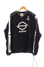 ザソロイスト TheSoloIst TAKAHIROMIYASHITA back gusset sleeve v-neck football shirt フットボールシャツ 黒 0008BSS24 46 トップスその他 ブラック 103MT-2075
