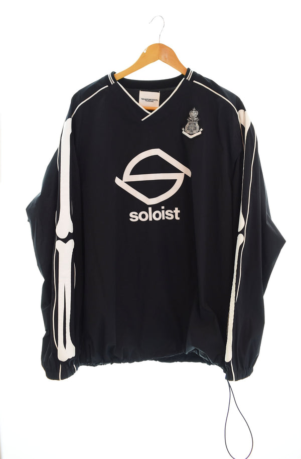 ザソロイスト TheSoloIst TAKAHIROMIYASHITA back gusset sleeve v-neck football shirt フットボールシャツ 黒 0008BSS24 46 トップスその他 ブラック 103MT-2075