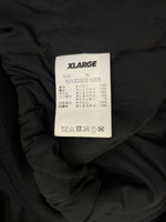 エクストララージ XLARGE フーディ パフジャケット 黒 ロゴ ワッペン 101203021005 XL ジャケット ブラック LLサイズ 101MT-4207