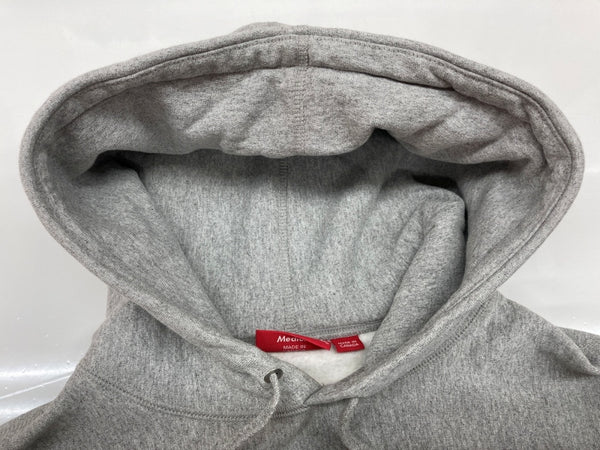 シュプリーム SUPREME 18AW Trademark Hooded Sweatshirt トレードマーク フーデッド スウェットシャツ フーディ プルオーバー ロゴ 刺繍 カナダ製 GRAY 灰色 パーカ ワンポイント グレー Mサイズ 104MT-1945