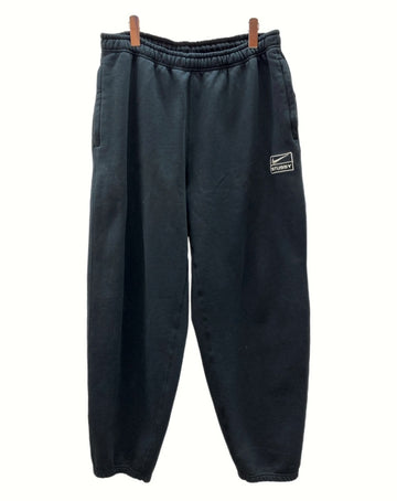 ナイキ NIKE 23ss × Stussy ステューシー Washed Sweatpants ウォッシュド スウェットパンツ ボトムス 黒 ロゴ DO5296-010 ボトムスその他 ブラック Lサイズ 104MB-109