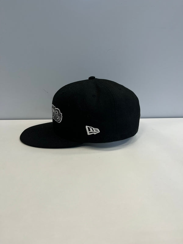 シュプリーム SUPREME Gonz Logo New Era ゴンズロゴ ニューエラ キャップ 黒  7 5/8 帽子 メンズ帽子 キャップ ブラック 101hat-155