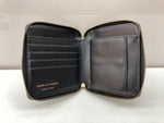 コムデギャルソン COMME des GARCONS Embossed Logo Zip Wallet エンボス ロゴ ジップ ウォレット 二つ折り カード コイン ケース 財布 黒 財布・ケース メンズ財布 ロゴ ブラック 104W-19