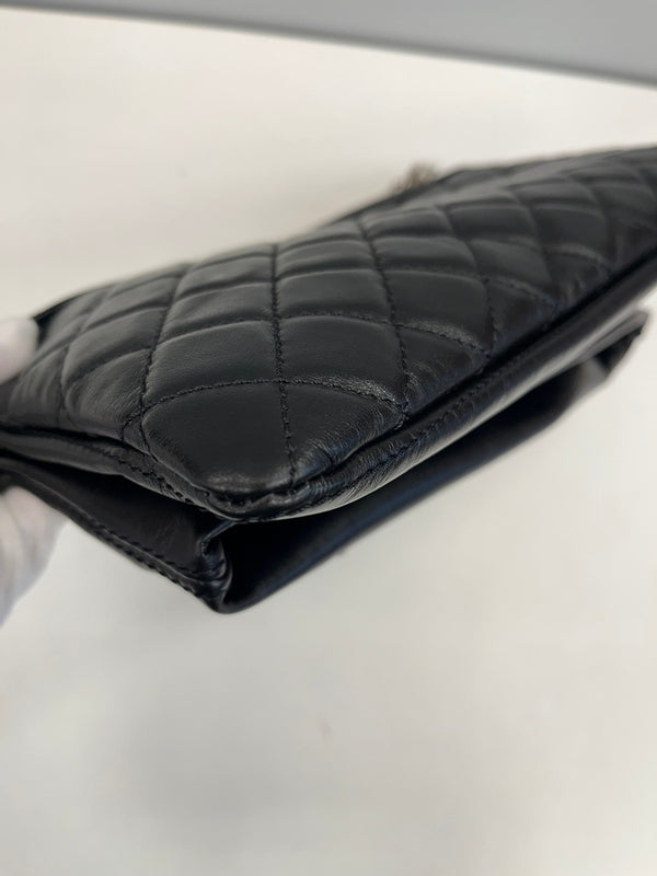 ディースクエアード DSQUARED2 Clutch Babe Wire クラッチ ベイビー ワイヤ チェーン ショルダー ハンドバッグ 黒  W16CL5095 015 M802 バッグ レディースバッグ クラッチバッグ・セカンドバッグ ブラック 101bag-215