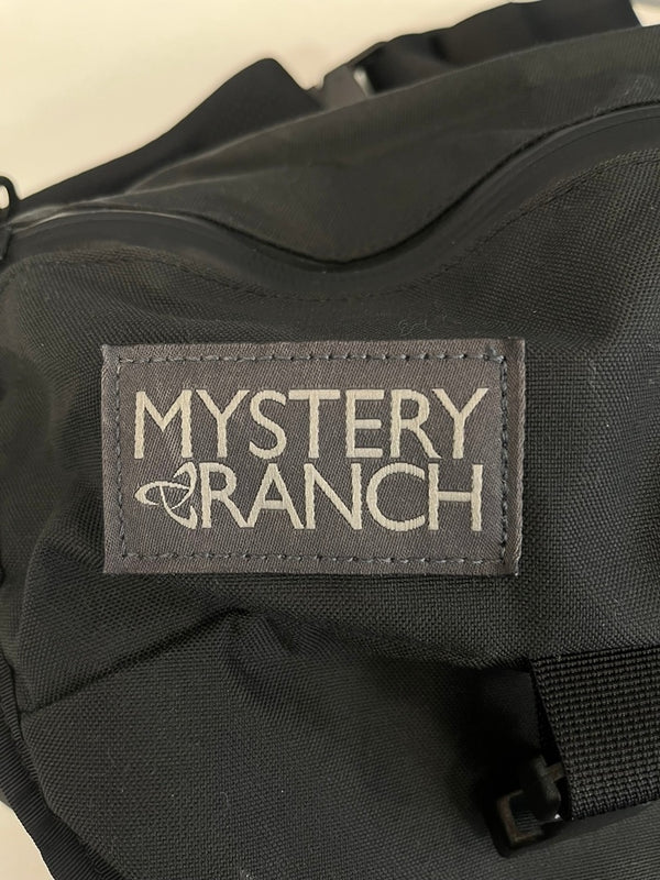 ミステリーランチ MYSTERY RANCH INVADER インベーダー 黒 バッグ メンズバッグ ショルダーバッグ・メッセンジャーバッグ ブラック 101bag-188