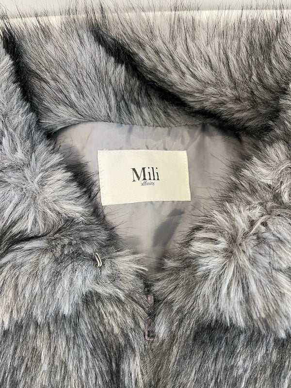 ミリアフィニティ Mili affinity フェイクファー ショート丈 ダブルジップジャケット ファージャケット ジャケット グレー フリーサイズ 101LT-219