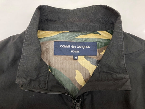 コムデギャルソン COMME des GARCONS オム HOMME ナイロン タイプライター NYLON ジップアップ ダブルジップ ロゴ プリント 日本製 BLACK 黒 HM-V001 ベスト ワンポイント ブラック Mサイズ 104MT-2012