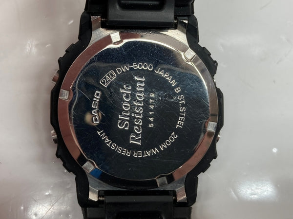 ジーショック G-SHOCK CASIO カシオ 初代 耐衝撃構造 20気圧防水 アウトドア 腕時計 ウォッチ 240 黒 DW-5000 メンズ腕時計ブラック 104T-37