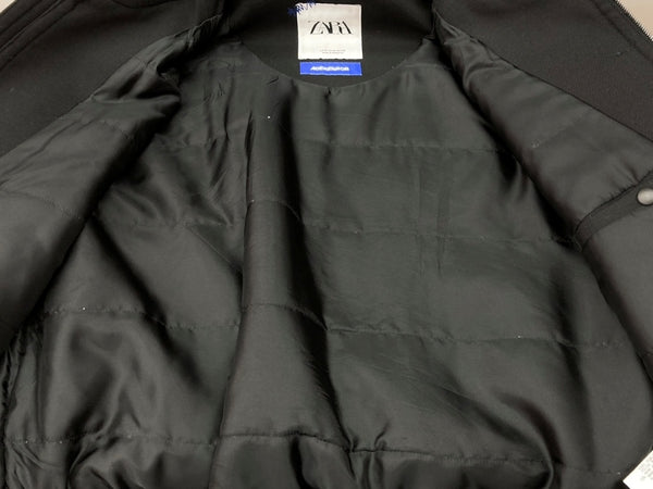 ザラ ZARA × ADER ERROR アーダー エラー Oversized Bomber Jacket オーバーサイズ ボンバー ジャケット A to Z アウター 黒 US M ジャケット ワンポイント ブラック 104MT-2090