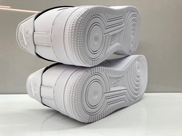 ナイキ NIKE 25年製 × SUPREME シュプリーム AIR FORCE 1 LOW エア フォース ロー AF1 スケボー シューズ 白 黒 CU9225-102 メンズ靴 スニーカー ホワイト 27.5cm 104S-1001