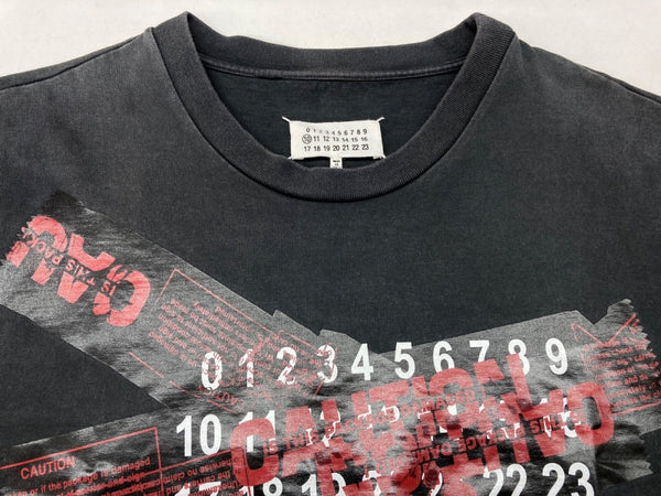 メゾンマルジェラ Maison Margiela カレンダーロゴ テーピング プリント Tシャツ オーバーサイズ 黒 S50GC0568 size 48 Tシャツ プリント ブラック 104MT-1561