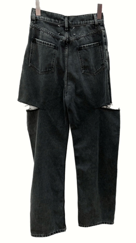 メゾンマルジェラ Maison Margiela スラッシュ ディテール カット アウト ジーンズ SLASH DETAIL CUT OUT JEANS DENIM BLACK 黒 S51LA0051 S30743 デニム 無地 グレー 104LB-7