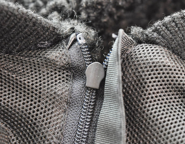 モンクレール MONCLER GENIUS 4 ジーニアス HYKE TEDDY フェイクファー ロゴパッチ プルオーバースウェット C-SCOM-21-13918 4 ジャケット ブラック Lサイズ 103MT-3381