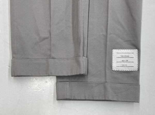 トムブラウン THOM BROWNE NEW YORK 4 Bar Classic Tailored Pants クラシック テーラード パンツ トリコロール ボタンフライ ズボン 灰 ライン MTU245A-03788035 チノパン グレー サイズ 00 104MB-137